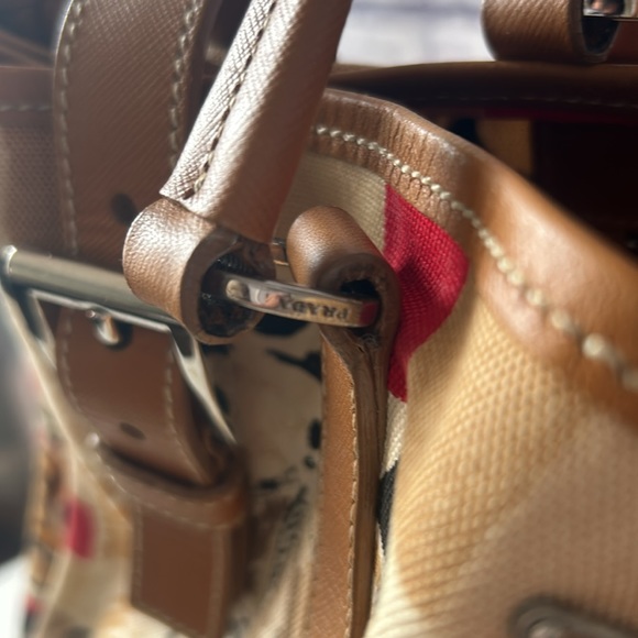 TRENDING Maxi Bags: Prada Venice Belted Tote - Picture 3 of 8